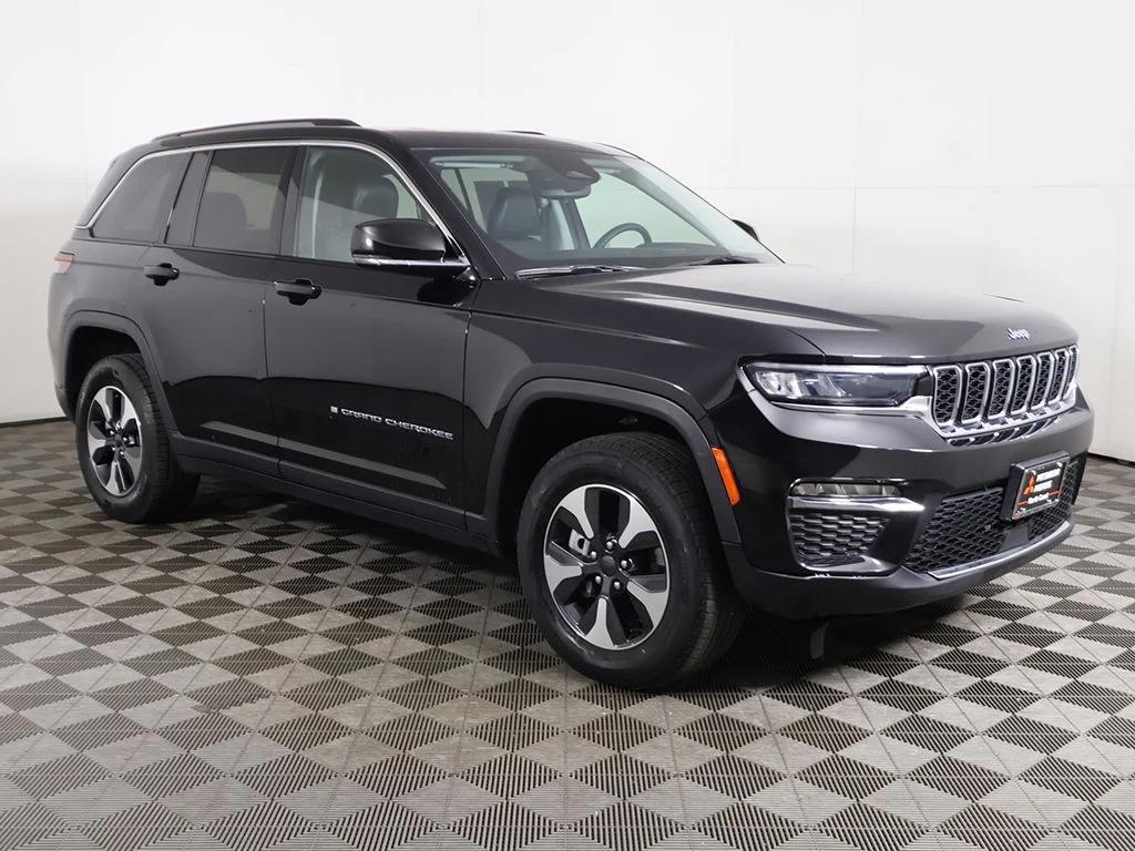 jeep grand cherokee 2024 1C4RJYB67RC681628 image jeep grand cherokee 2024 1C4RJYB67RC681628 image